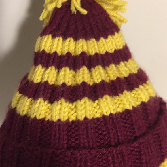 Hand Knit Child’s Winter Hat & 2 Pairs Mittens - Picture 7 of 12